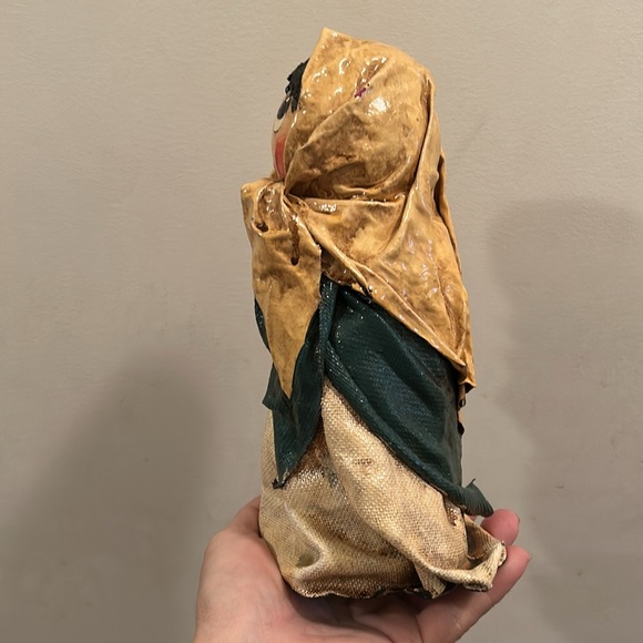 Paper Mache Christmas Girl Caroler Figure Vintage Lakewood Ohio Original Figure - Picture 5 of 6